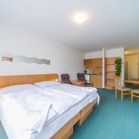 Hotel Arnost Garni Pardubice Buitenkant foto