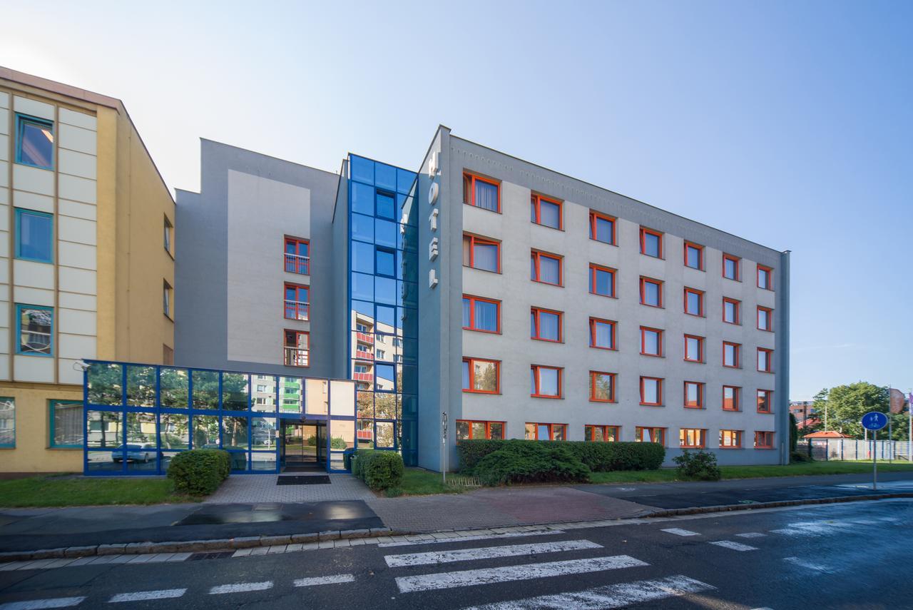 Hotel Arnost Garni Pardubice Buitenkant foto