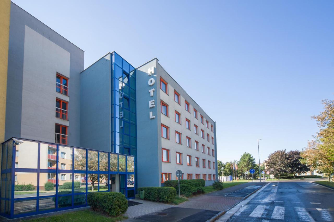 Hotel Arnost Garni Pardubice Buitenkant foto